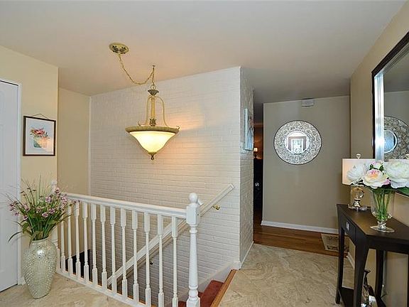 4th image of 106 Charterwood Dr