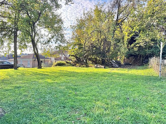 5th image of 464 Reed Ave