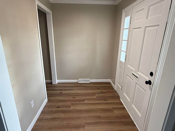 5th image of 825 Pryor St