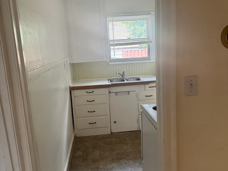 305 E 3rd Ave #3 — Photo 10
