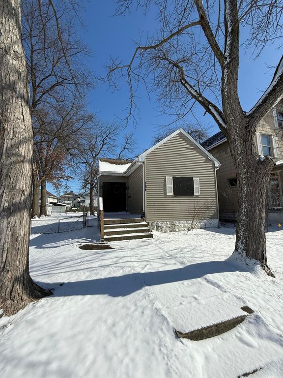 Real estate listing image