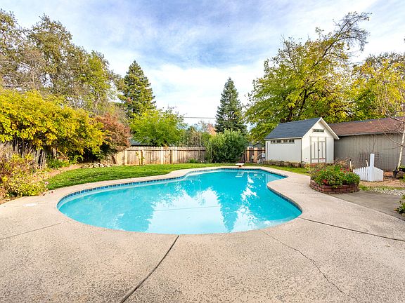 2nd image of 1939 Cameo Ct