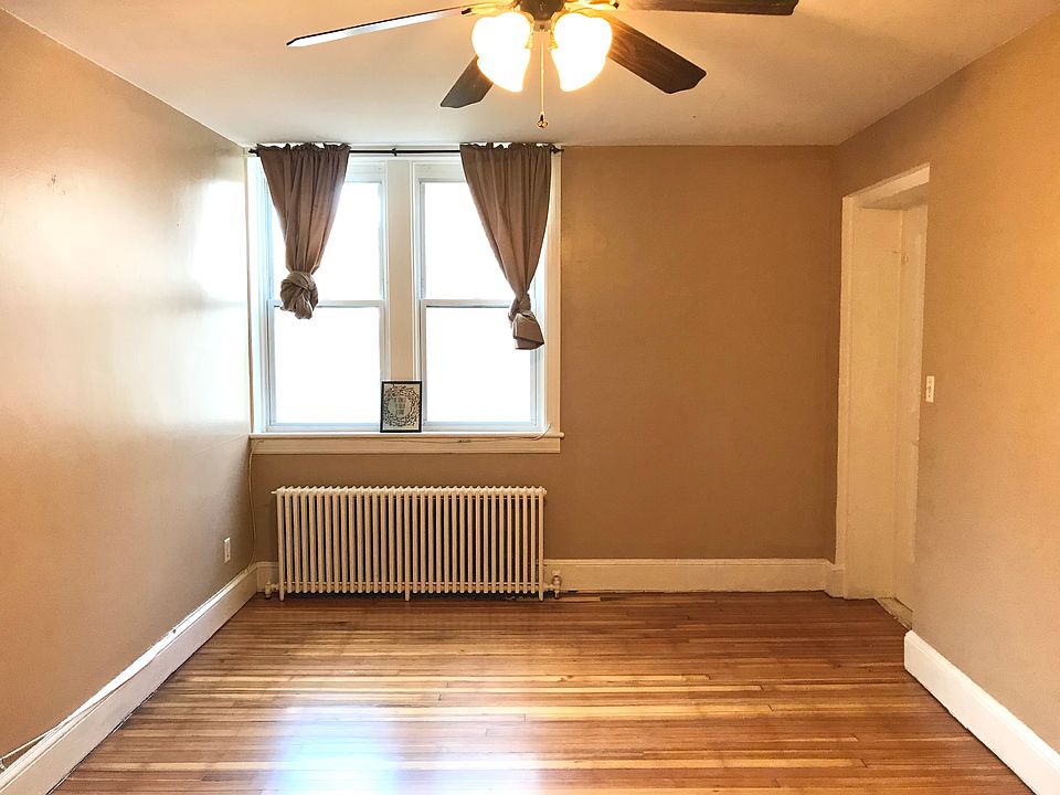 1st image of 925 3rd Ave #4