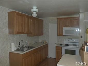 2nd image of 1544 Maple Ln