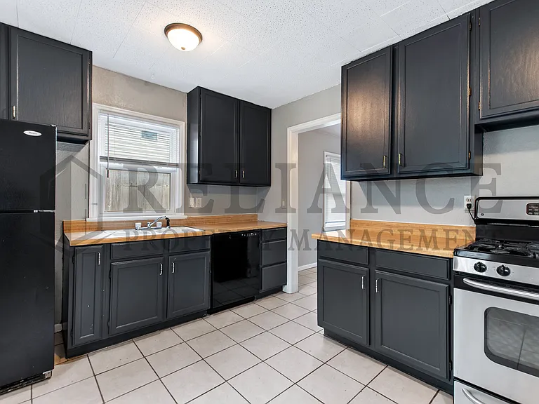 2106 S Madison Ave — Photo 6