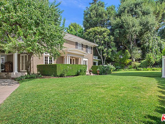 2nd image of 2725 Visscher Pl