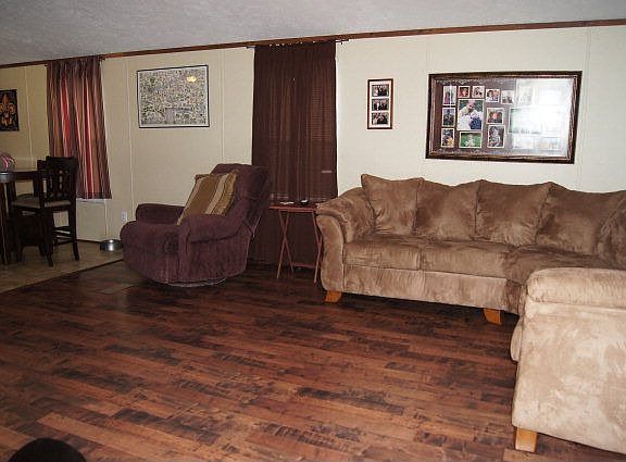 4th image of 220 Blakefield Dr