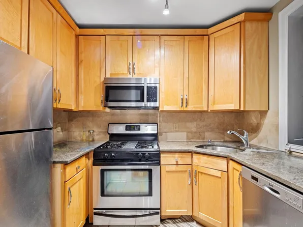 151 Sip Avenue image 5 of 15