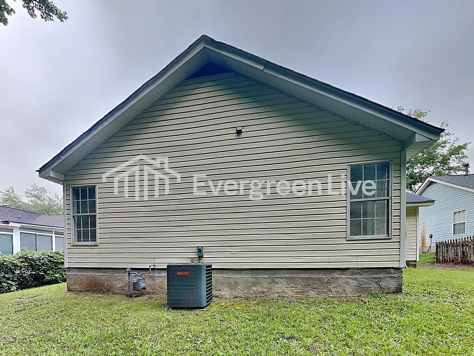 3 bed, 2.0 bath, 1128 sqft, $1,575 — Photo 2