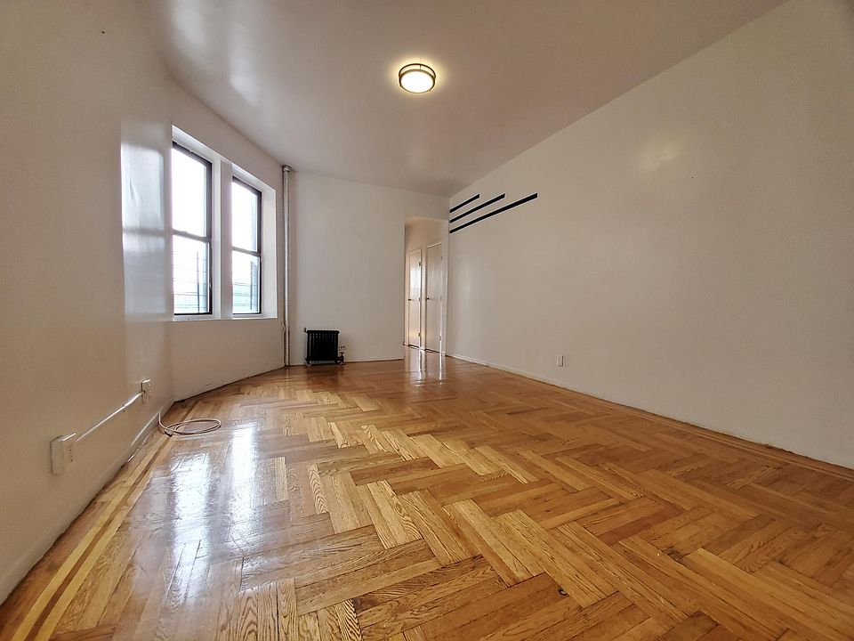 2nd image of 2690 University Ave #54