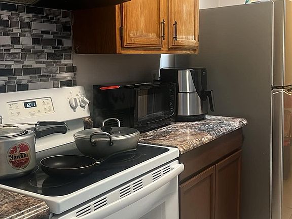 5th image of 2412 Limestone Dr #1