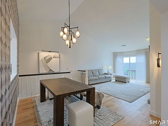 5th image of 25 Rivendell Drive #25