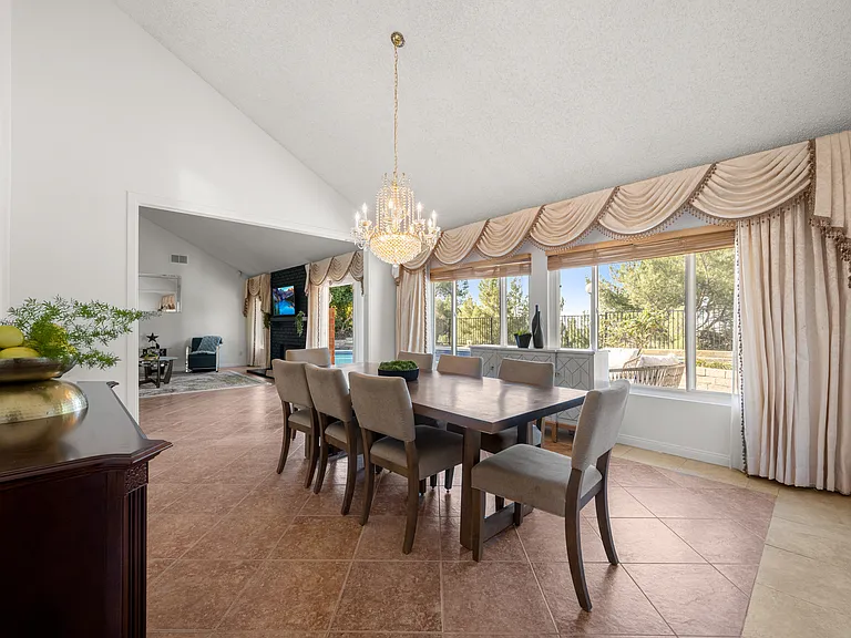 3258 Kirkham Dr — Photo 39