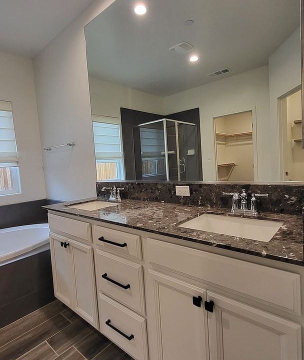 1st image of 15018 Mahogany Ct