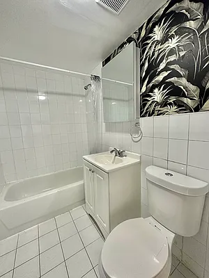 Rented by EXR | media 22