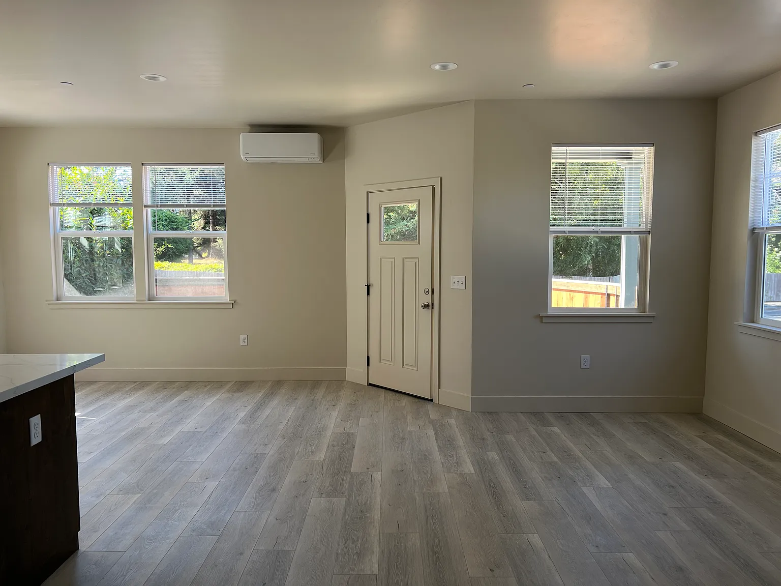 2 bed, 1020 sqft, $2,000 — Photo 3