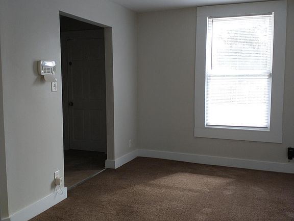 4th image of 3305 Delaware Ave