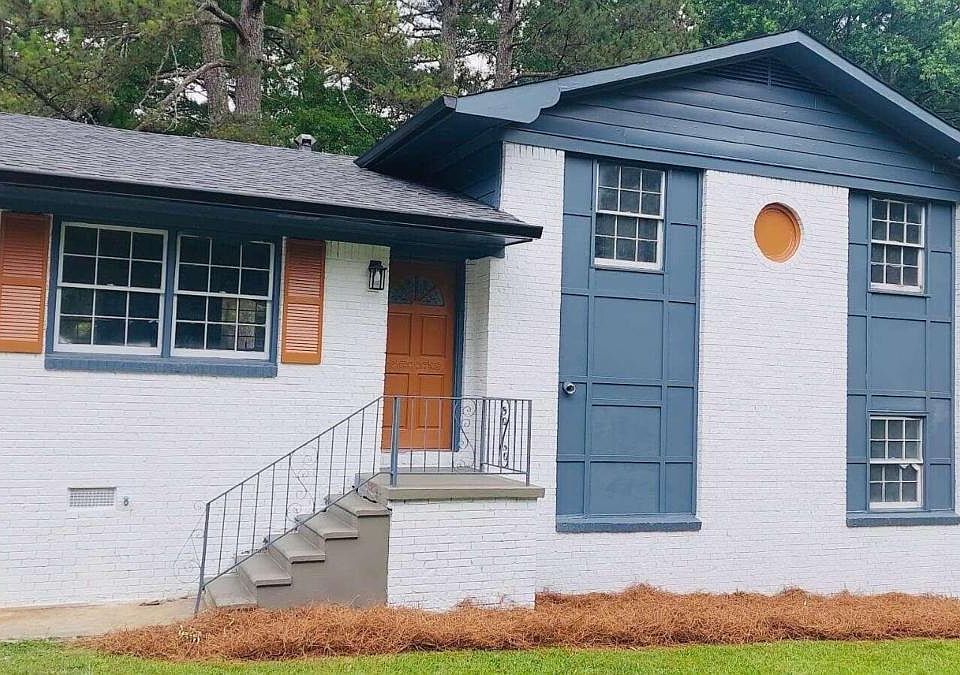 1st image of 3589 Eisenhower Cir SE