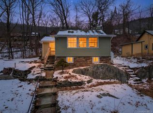 11 Blueberry Hill, Greenwood Lake, NY 10925