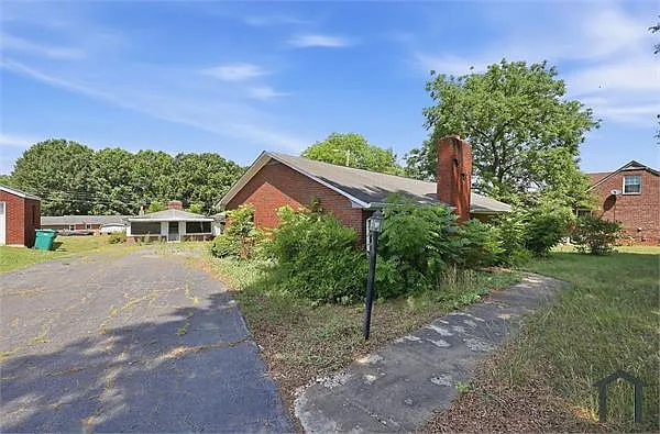 6628 University Pkwy — Photo 6