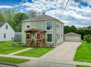 929 Marquette St, Menasha, WI 54952