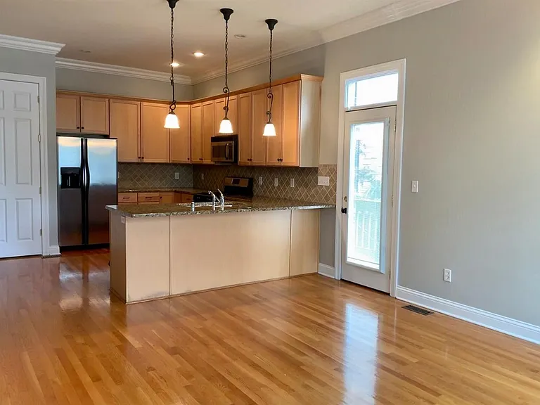 631 W Main St #101 — Photo 3