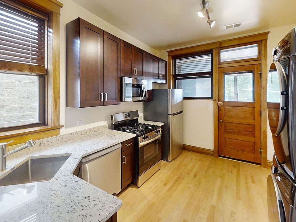 1st image of 1415 W Cuyler Ave #1