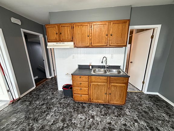 4th image of 10440 S Torrence Ave #2R