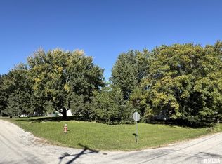 932 E Elm St, Macomb, IL 61455