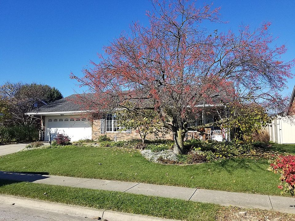 1st image of 1838 W Parkway Dr