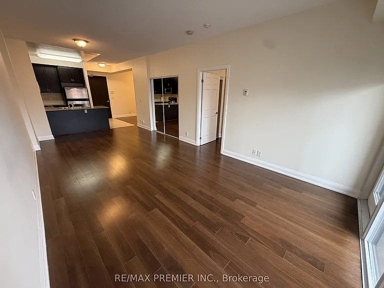 83 Woodbridge Ave #406 — Photo 8