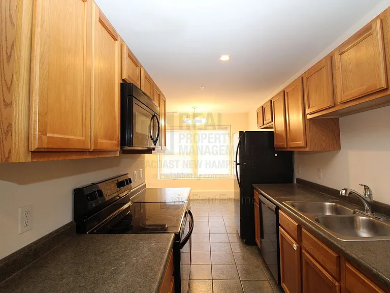 4 Waverly Dr — Photo 2