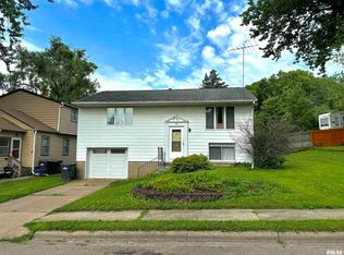 218 Adams Pl, Clinton, IA 52732