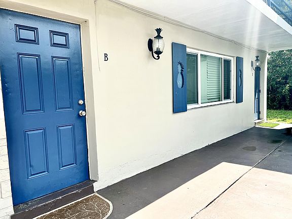 2nd image of 825 Lighthouse Dr APT B