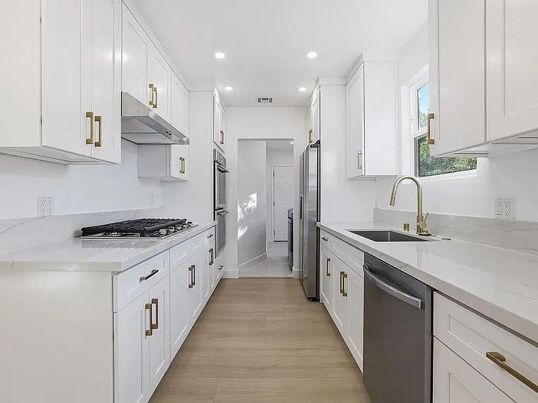 1722 Bel Aire Dr — Photo 5