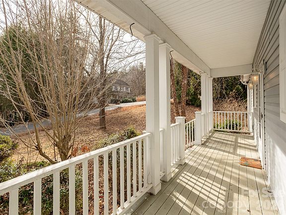 3rd image of 45 Poplar Creek Dr