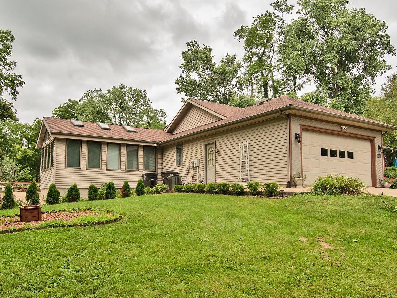 4120 Woodhill Dr, Fort Wayne, IN 46804 MLS 202325704 Zillow