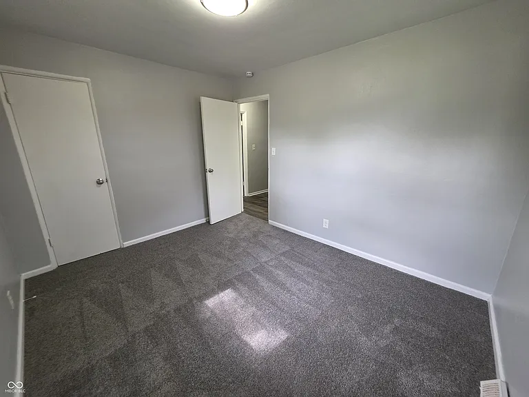 5820 E 40th St — Photo 11