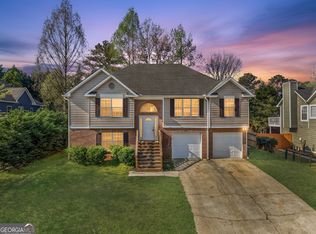 510 Saint James Ct, Lawrenceville, GA 30044