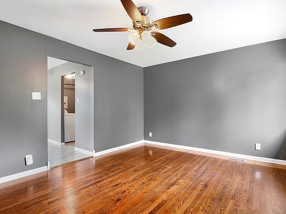 4th image of 231 W 35th St