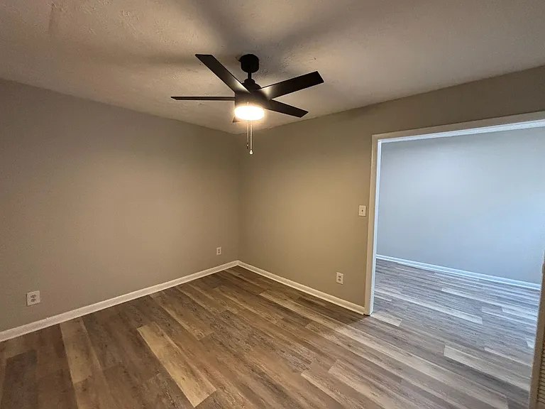 1263 Cedar Ave — Photo 16