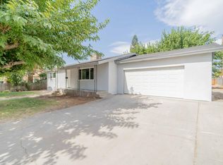 627 N Palm St, Woodlake, CA 93286