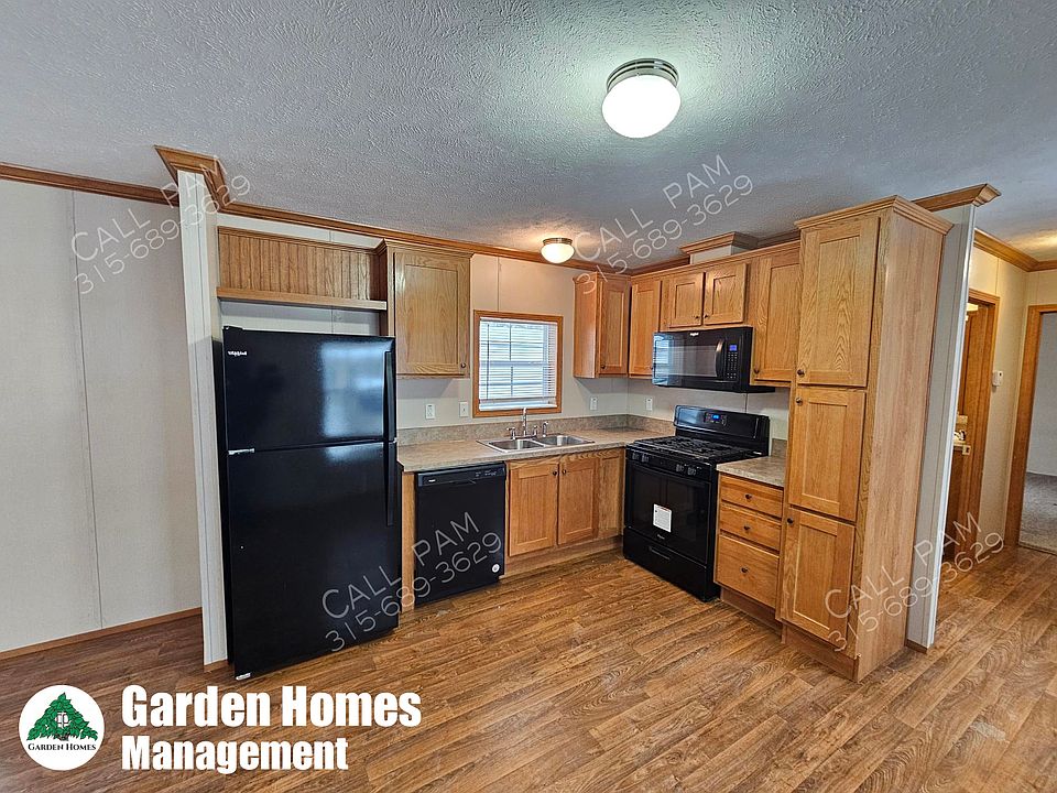1st image of 3 Spruce Ln