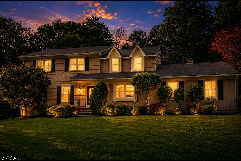 1st image of 7 Natalie Dr