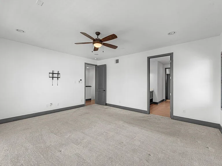 5802 Kansas St — Photo 25