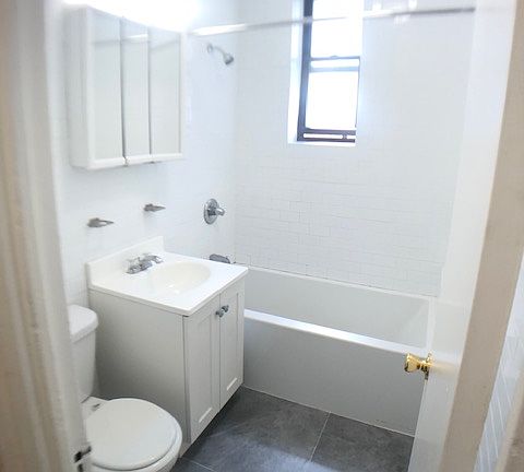 2nd image of 500 Saint Johns Pl #40