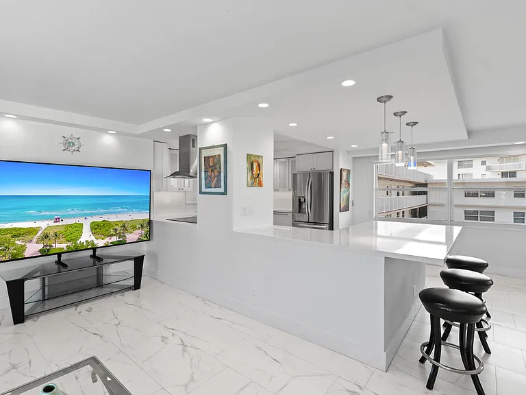 121 Golden Isles Dr #Penthouse 1 — Photo 29