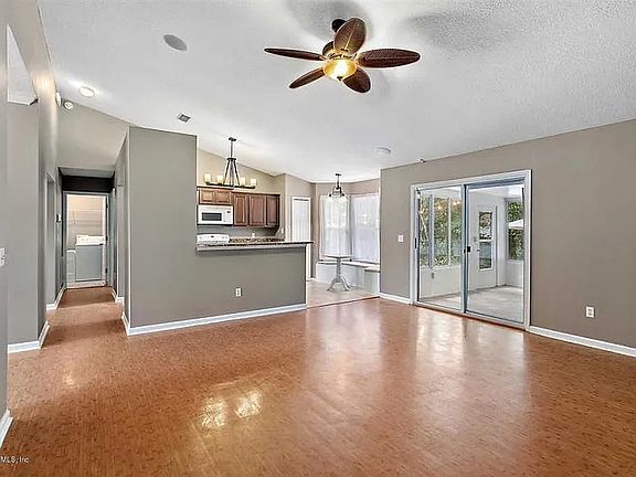 3rd image of 1037 Arcaro Ct W