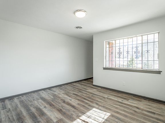 4th image of 867 N Chamberlain Ave