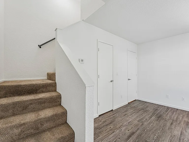 27-web-or-mls-403-425 Junction Ave 109A-S1807-025